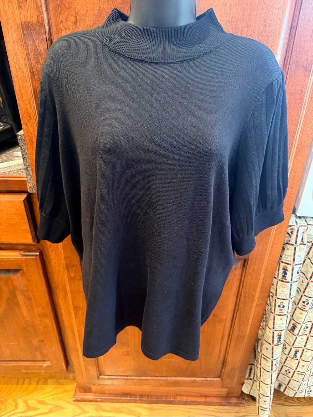 Tahari Black Mock Neck Short Sleeve Sweater